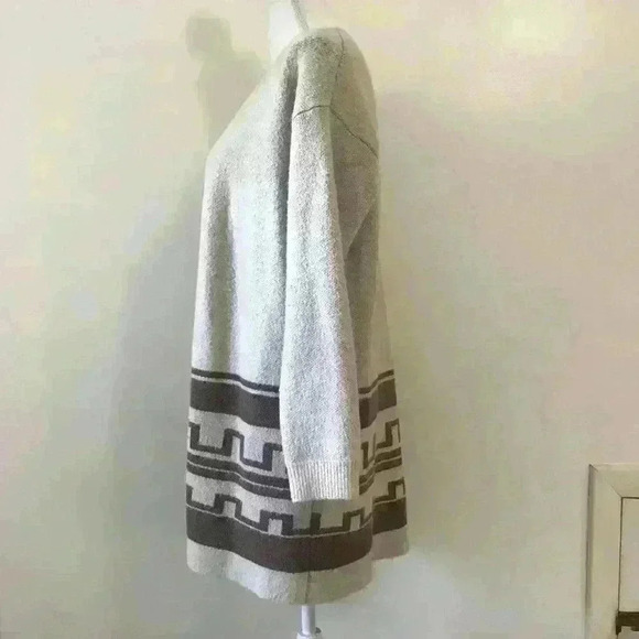 Forever 21 Oversized Cream Aztec Print Cardigan - Picture 5 of 7